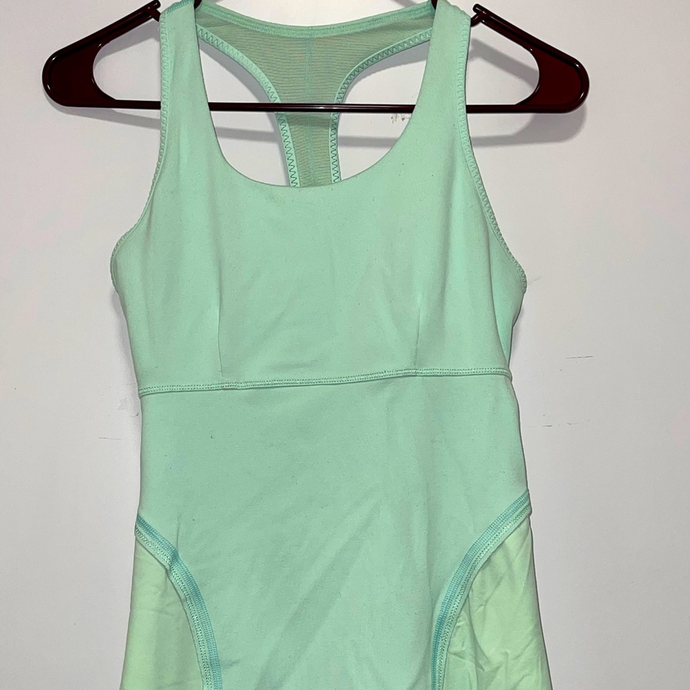 Lululemon Athletica Razorback Tank with built in bra